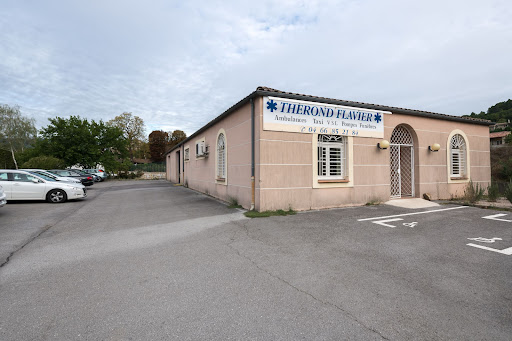 Transport de personnes en taxis et flotte d’ambulances et de véhicules sanitaires légers (VSL) pour tous vos trajets médicaux assis.