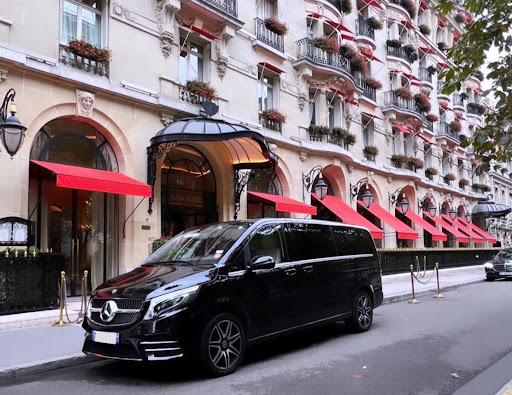 Réserver Chauffeur VTC à Paris avec Van de 1 à 8 passagers - tout déplacement & toutes distances IDF/France. Réservation en ligne & Trajet toutes distances 24/7