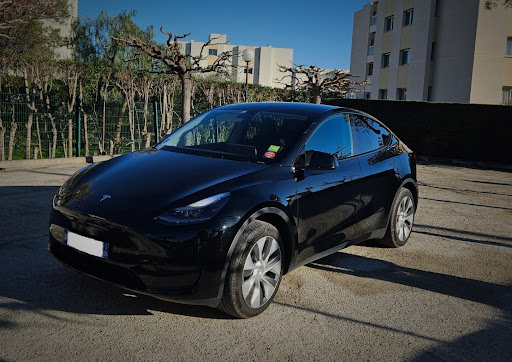 Réservation de chauffeur et location de voiture au départ de l’aéroport de Nice Côte d’Azur.
