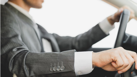 Votre chauffeur VTC à Angers. Profitez d'une voiture tout confort avec chauffeur pour tous vos déplacements sur Angers et ses environs. Réservation à l'avance.