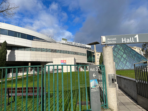 Taxi Santé Lyon est le 1er réseau de Taxis conventionnés VSL à Lyon et en Auvergne Rhône-Alpes et Bourgogne Franche-Comté. Réservez au 04 50 77 49 23. Confirmation immédiate.