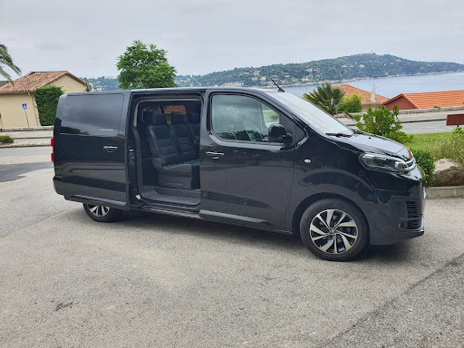 Découvrez Nice en VTC privé : élégance et confort assurés pour une exploration sans souci de la Côte d'Azur. Réservez dès maintenant!