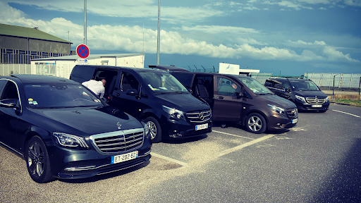 VTC Strasbourg offre une gamme de services de transport VIP sur mesure pour les entreprises. Transferts aéroport