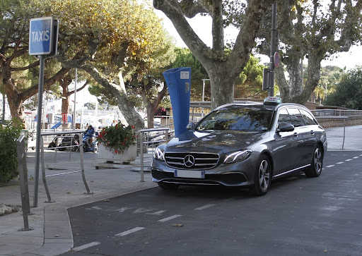 Réserver votre taxi à Bandol & toutes Distances. Transport 24h/7j