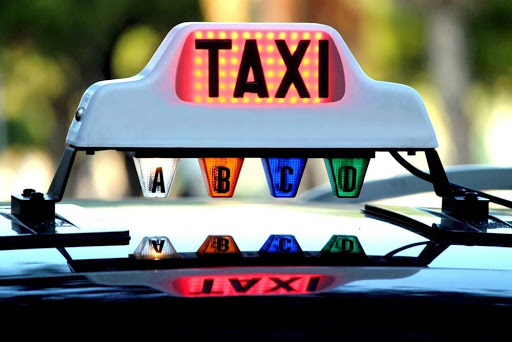 Taxi à Mulhouse disponible 24h/7j de 1 à 4 passagers. Réservation Transport Taxi Gratuite : Toutes Distances Alsace / Europe