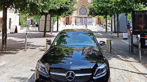 VTC Reims Paris Transferts de qualité pour votre voyage. Chauffeur expérimenté