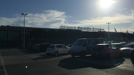 Vous avez besoin d'un taxi privé pour un déplacement dans la région Provence-Alpes-Côte-d'Azur ? Ne cherchez plus ! Notre équipe de chauffeurs professionnels saura répondre à vos attentes.