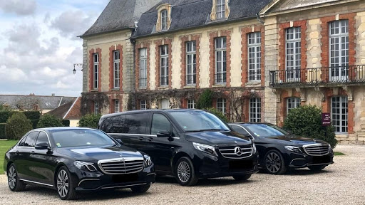 Chauffeur privé en Seine-et-Marne. Service de Taxi dans tout le 77 : Navette aéroport Orly et Roissy-CDG ainsi que les gares parisiennes.