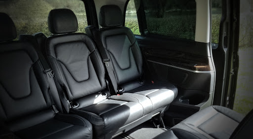 AT7 travaille avec une grande variété de partenaires tels que Somme Battlefields’ Partner et le Groupement des taxis de la Somme. Saint-Fuscien Taxis