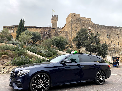 Taxi à Salon-de-provence - Votre Taxi à Salon de Provence. Réservez votre taxi à Salon-de-Provence avec Maxime au 06 09 38 38 49