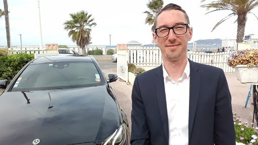 Réservez votre Chauffeur Privé VTC Saint-Cyr-sur-Mer. Un Réseau VTC Local