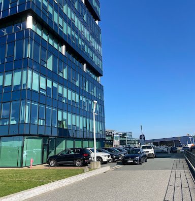 Chauffeur VTC privé à Lille pour votre navette aéroport et gare ou pour vos déplacements dans la région des Hauts-de-France ☎ 06 19 12 67 67
