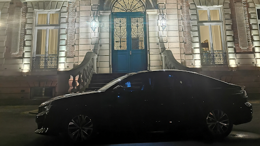 Réservez votre chauffeur privé VTC à Strasbourg et en Alsace pour vos trajets professionnels