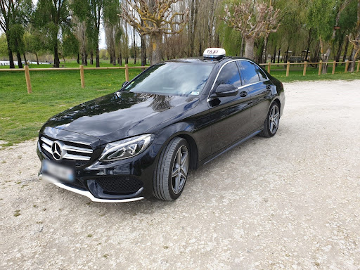 Réserver simplement un taxi à Cenon via notre site internet. Pour trajet toutes distances sur Cenon