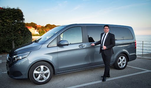 Réserver votre chauffeur VTC à l'Aéroport de Marseille ! Disponible 24h/7j pour tous vos déplacements & toutes distances - Tarif fixe