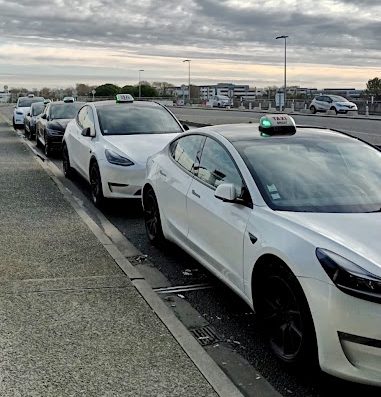 Réservation en ligne d'un taxi à Brest - Taxis Brestois 801 | Taxis Brestois 801 – Réseau de 47 taxis à Brest. Réservation en ligne d'un taxi et par téléphone au 02.98.801.801