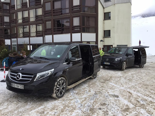 Voiture avec Chauffeur à Courchevel 3 Vallées de l'héliport à votre Chalet ou Hôtel à la Gare TGV de Moutiers et aéroport de Genève