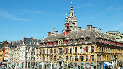 Réservez un chauffeur privé Lille 24h/24 & 7j/7 au 0620220394. Transfert aéroport Lille Lesquin et gares Lille Flandres