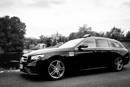 Notre société Anjou Loire Taxi à Saumur vous accompagne pour tous vos transports personnels